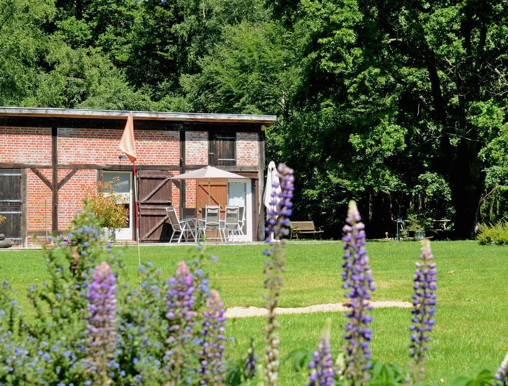 Domaine De La Mesange Bed & Breakfast Le Mesnil-Durand Exterior photo